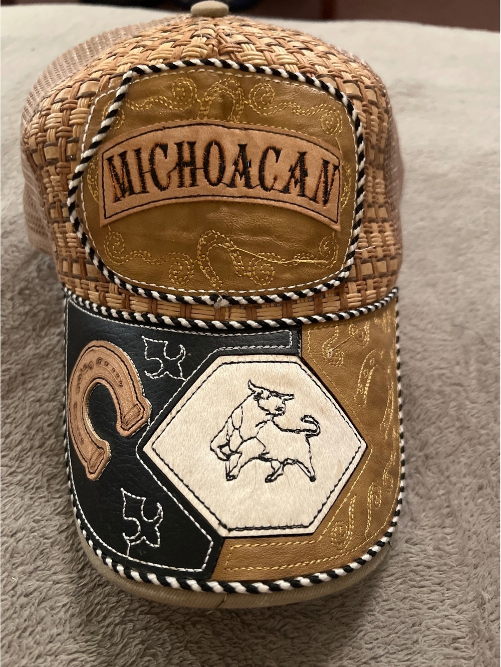 Michoacán Embroidered Beige Mesh Baseball Cap